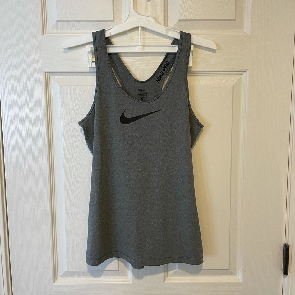 LAST CALL🌺 Cute NWOT Gray Nike Pro Tank Top